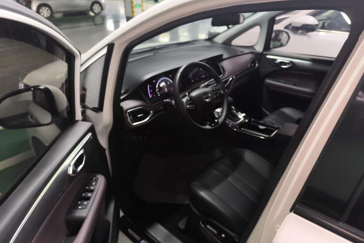 Used GAC Trumpchi M6 2023 PRO 270T DCT Luxury Edition
