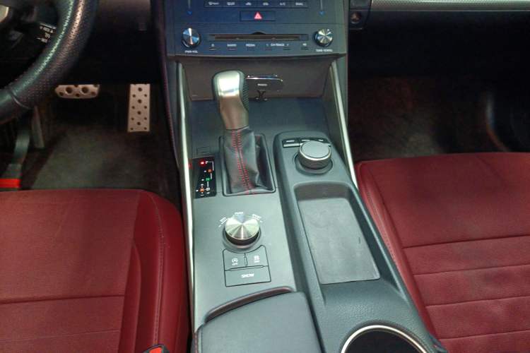 Used Lexus IS 2015 200t F SPORT
