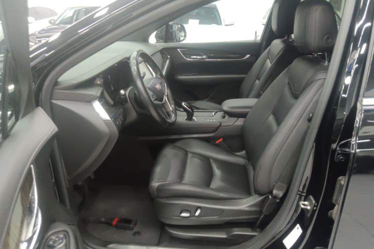 Used Cadillac XT5 2018 28E Four-Wheel Drive Tech Version
