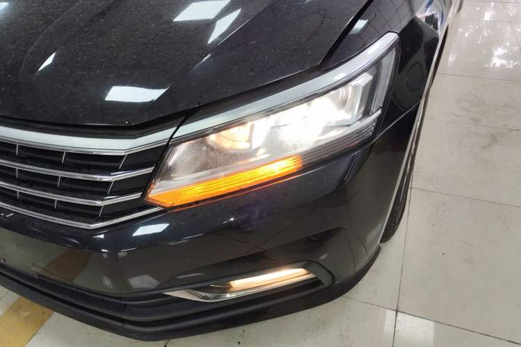 Used Volkswagen Passat 2016 330TSI DSG Luxury Edition
