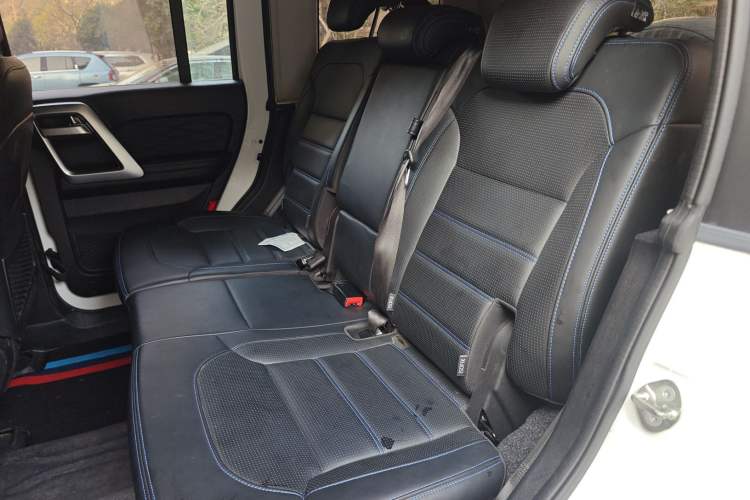 Used  BJ40 2018 PLUS 2.3T Automatic Four-Wheel Drive Flagship Version China V Emission Standard
