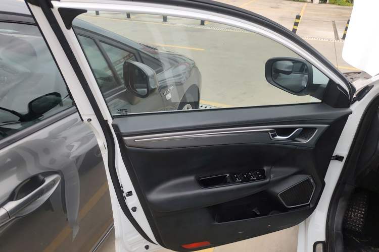 Used Geely Auto Emgrand GL 2018 1.8L DCT Elite Smart Connectivity Version
