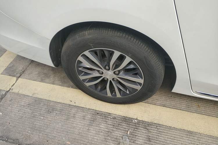 Used Buick GL8 2023 ES Lu Zun Comfort Model
