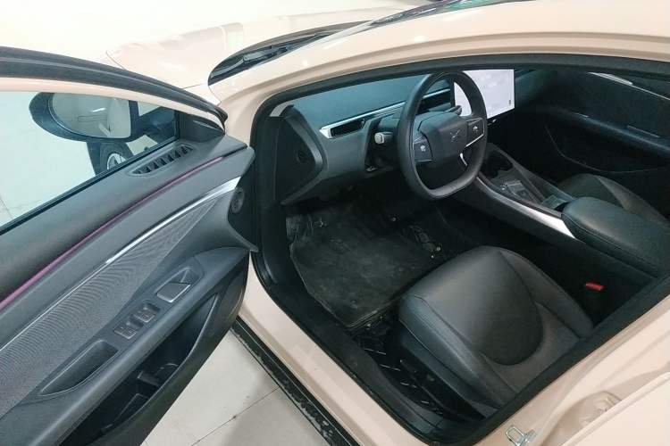 Used XPeng MONA M03 2024 620 with Ultra-Long Range
