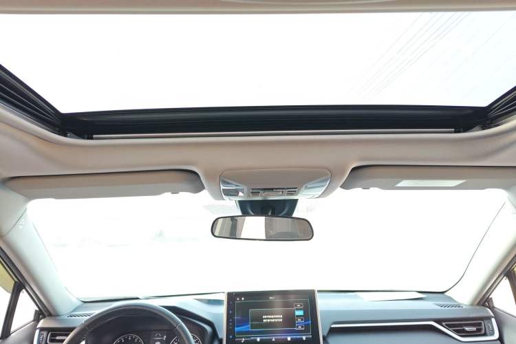 Used Toyota Wildlander 2022 2.0L CVT Two-Wheel Drive Luxury PLUS Edition
