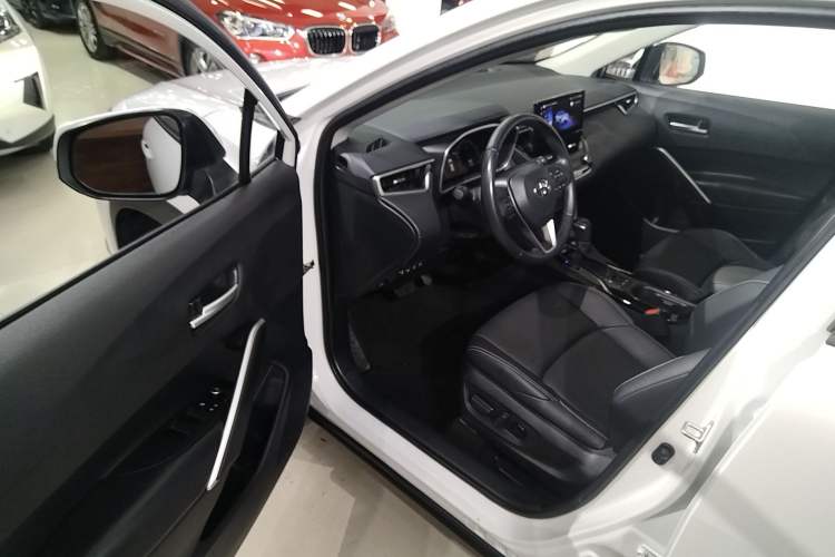 Used Toyota FRONTLANDER 2023 2.0L Smart Electric Hybrid Dual-Engine Deluxe Version
