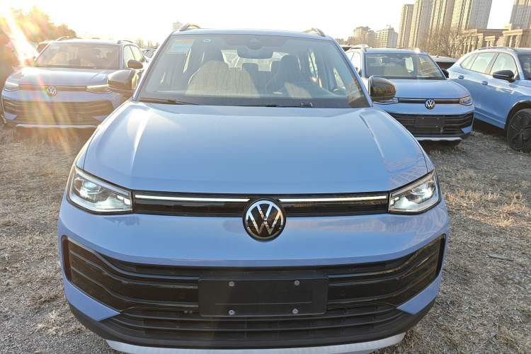 Used Volkswagen Tharu 2025 NewRui 300TSI Prestige Edition
