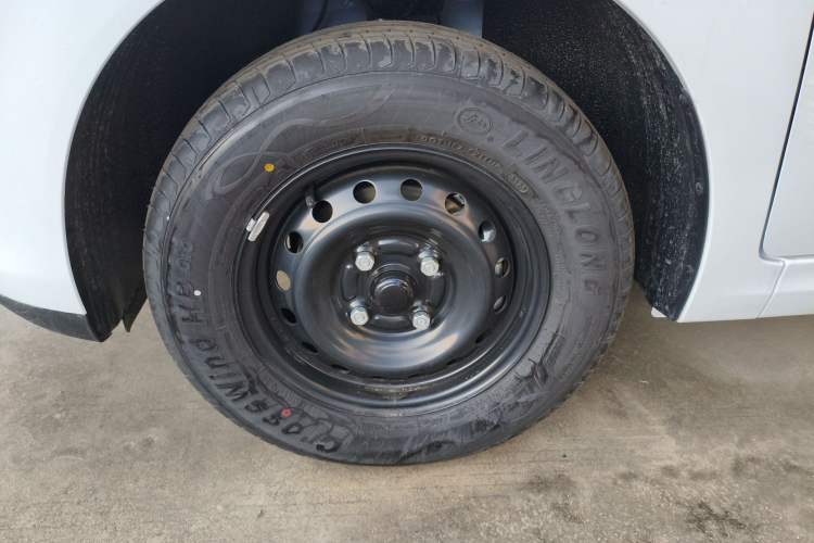 Used Wuling Hongguang New Energy 2024 All-Electric Model 300KM Practical Version
