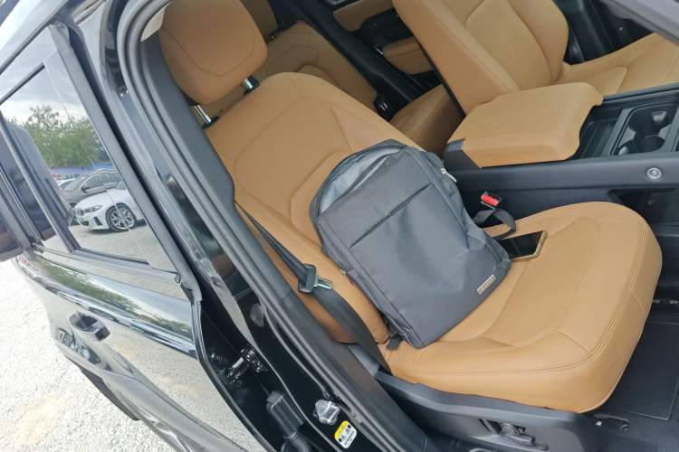 Used Land Rover Defender 2023 Facelift 110 3.0T P400 Dark Edition
