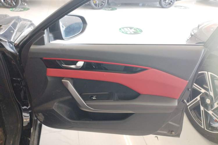 Used Dongfeng Aeolus Yixuan 2022 230T Automatic Adaptive-Beam Knight Edition
