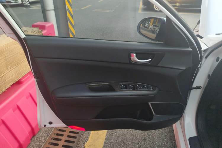 Used Kia K5 2016 1.6T Automatic LUX
