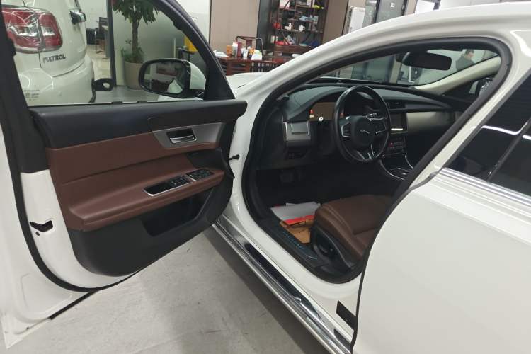 Used Jaguar XFL 2018 XFL 2.0T 250 PS Luxury Edition
