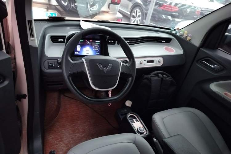 Used Wuling Hongguang MINIEV 2022 Macaron Premium Model – Lithium Iron Phosphate
