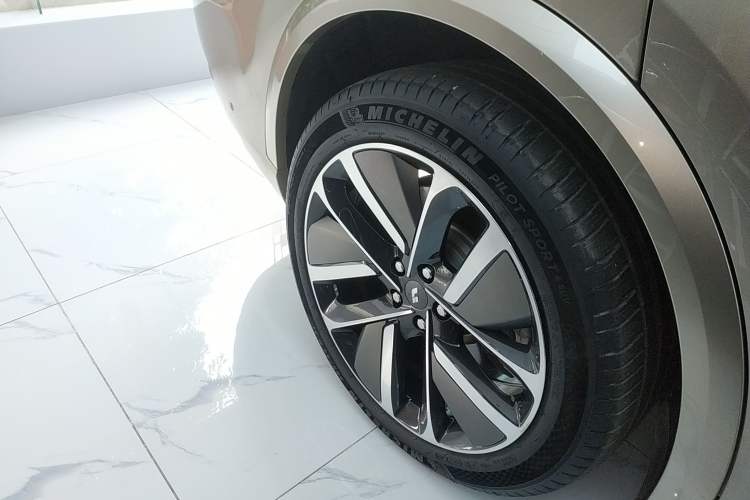 Used Li Auto L9 2022 Max model
