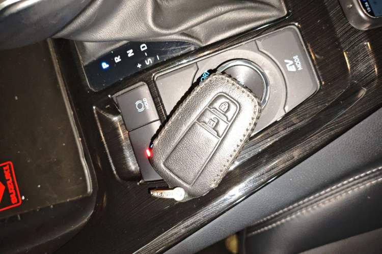 Used Toyota Wildlander 2022 Dual-Motor 2.5L E-CVT 4x4 Luxury PLUS Edition
