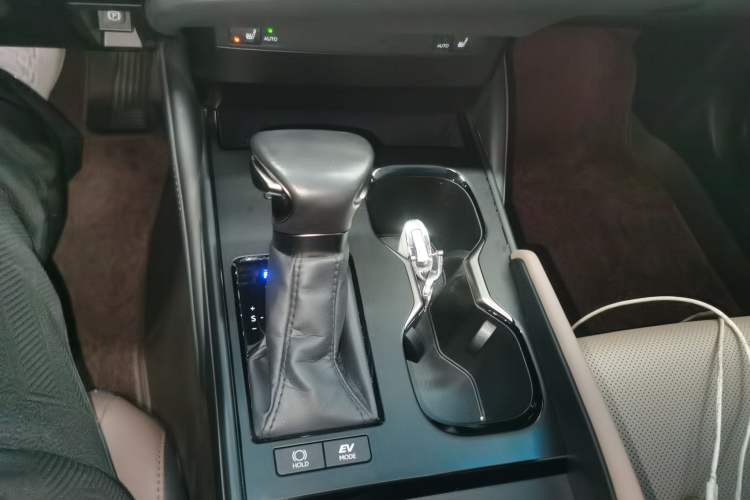 Used Lexus ES 2022 300h Excellence Edition
