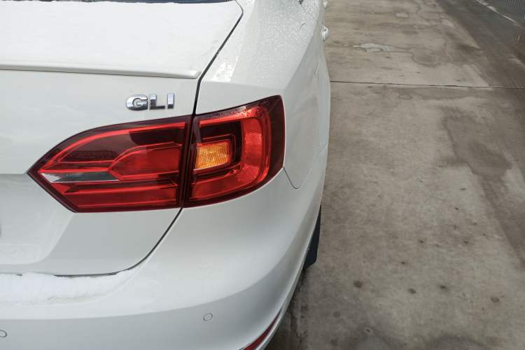 Used Volkswagen Sagitar 2013 2.0 TSI GLI
