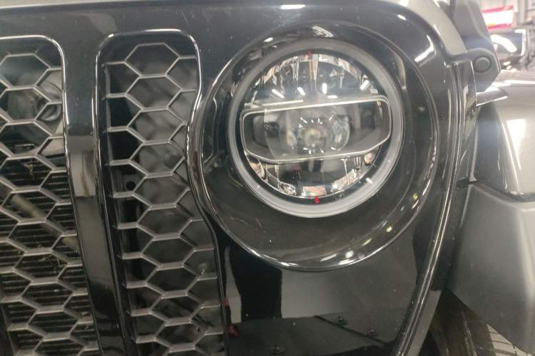 Used  Gladiator 2022 3.6L Pioneer Edition