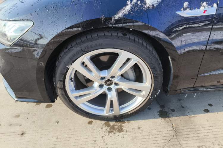 Used Audi A7L 2024 45TFSI quattro S-line Visionary Edition Flow Crystal Package
