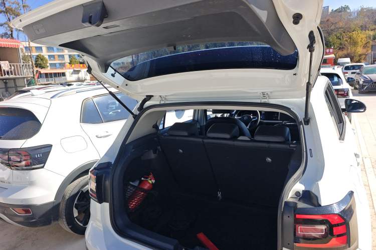 Used Volkswagen Tacqua 2021 200TSI DSG JoyConnect Edition
