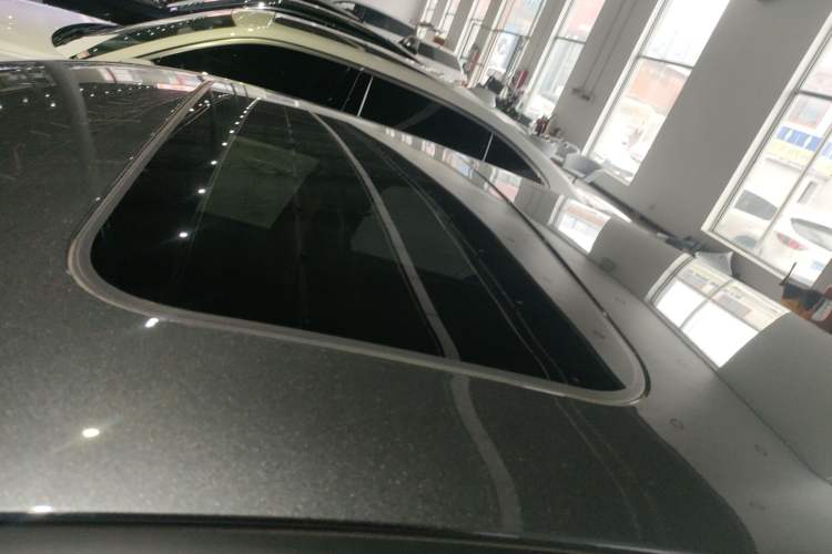 Used Changan UNI-V iDD 2023 ZhiDian iDD 1.5T 113km Smart & Fun Version
