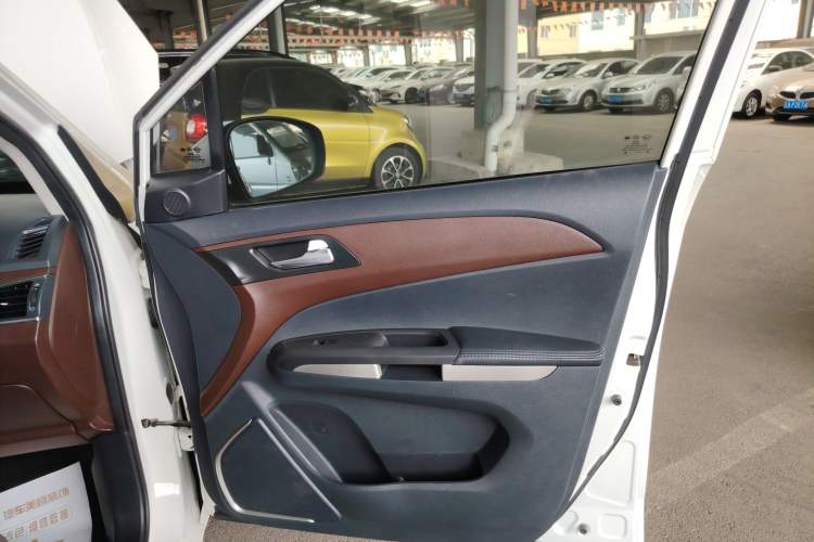 Used Haima V70 2016 2.0L Manual - Comfort Edition 5 Seats
