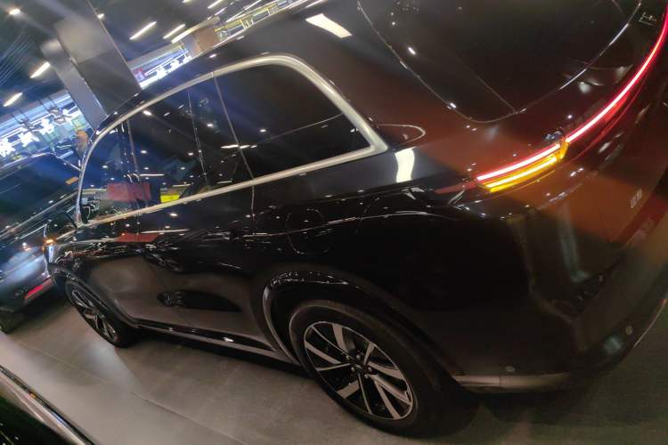 Used Li Auto L8 2023 Pro Model
