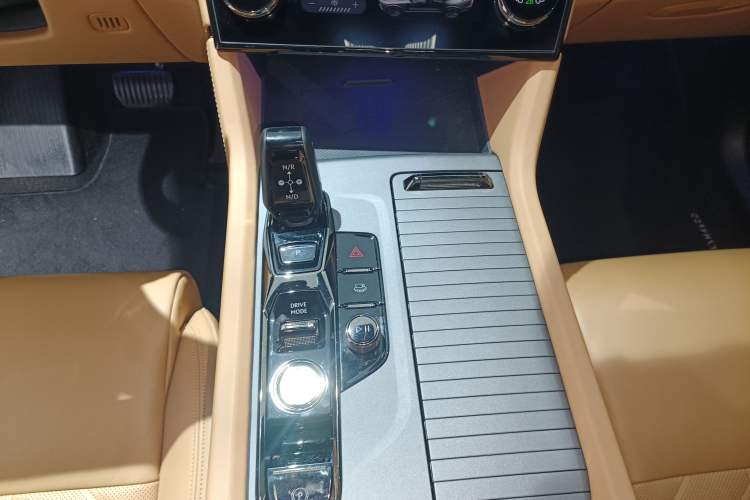 Used Lynk & Co 09 EM-P 2021 2.0T PHEV Halo Six-Seater
