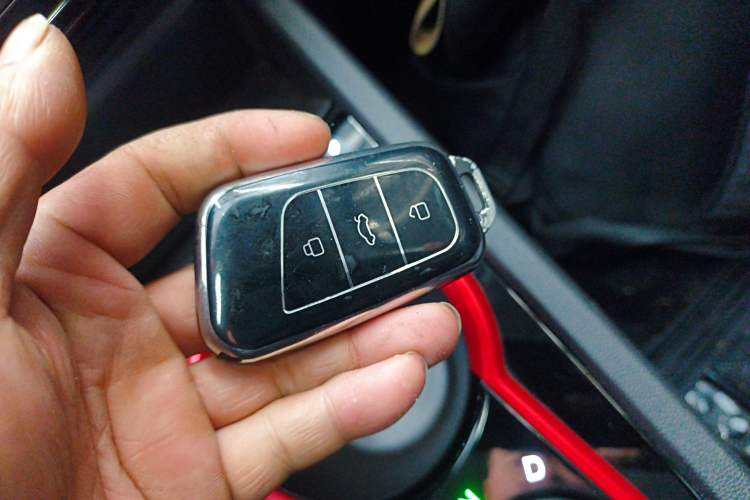 Used Chery Little Ant 2022 Revised Version Sweet Pink Edition Half-Sugar Version Lithium Iron Phosphate 30.7 kWh 30 kW 301 km