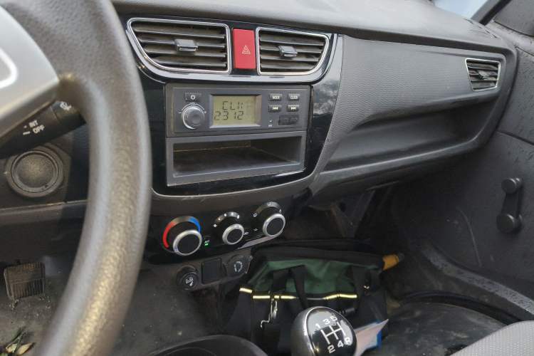 Used Foton Xiangling M 2018 1.2L Semi-承载 Single-Row Rear Single-Tire (Van-Type) 4W12M1
