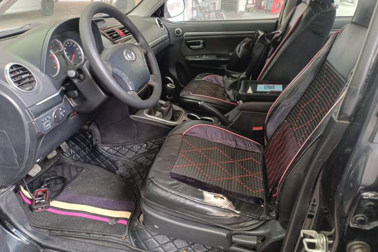 Used Haval H5 Classic 2013 Zhizun Edition 2.0T Manual Two-Wheel Drive Entry-Level Model
