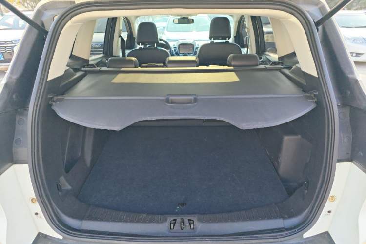 Used Ford Kuga 2018 EcoBoost 180 Two-Wheel-Drive Platinum Edition
