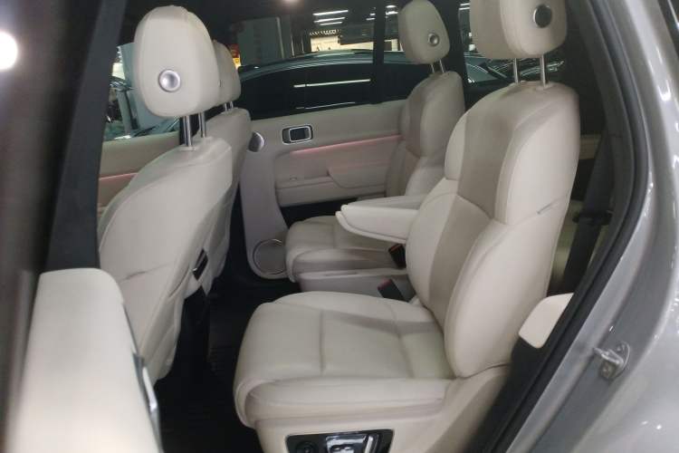 Used Li Auto L8 2023 Pro Model
