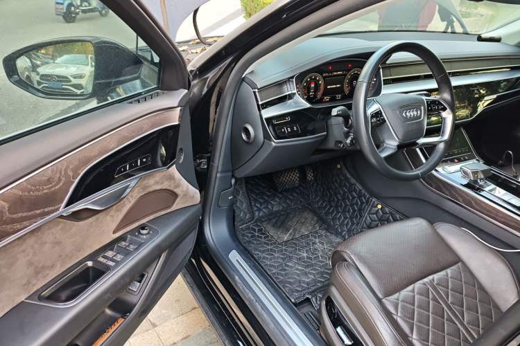 Used Audi A8 2022 A8L 50 TFSI quattro Comfort Edition Collector's Model
