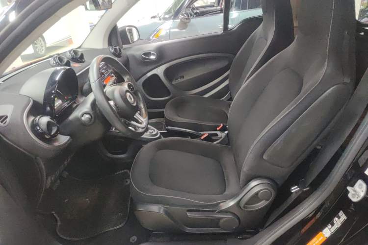 Used  fortwo 2015 1.0L 52 kW Hardtop Passion Edition
