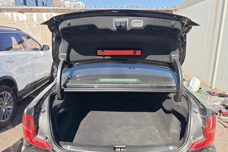 Used Volvo S90 2019 T5 Zhiyi Edition
