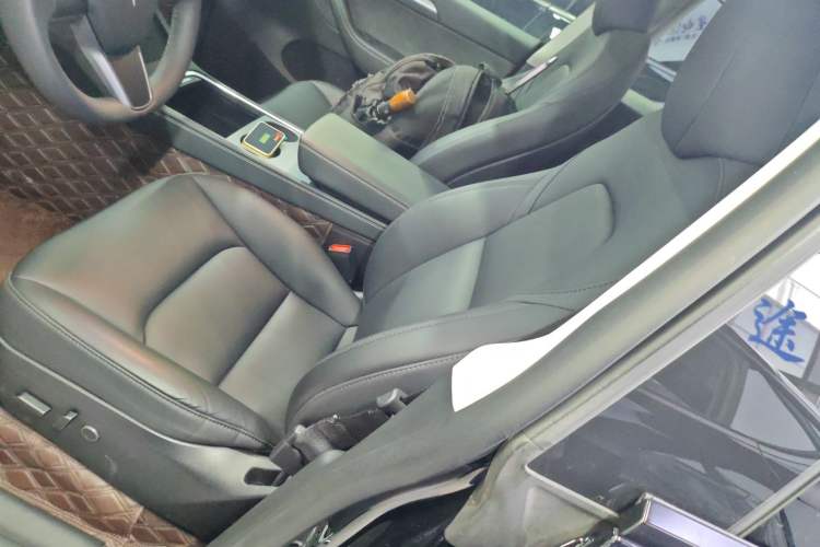 Used Tesla Model Y 2023 Rear-Wheel-Drive Version
