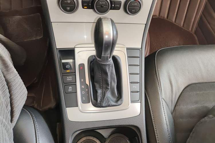 Used Volkswagen Magotan 2015 1.8TSI Luxury Model