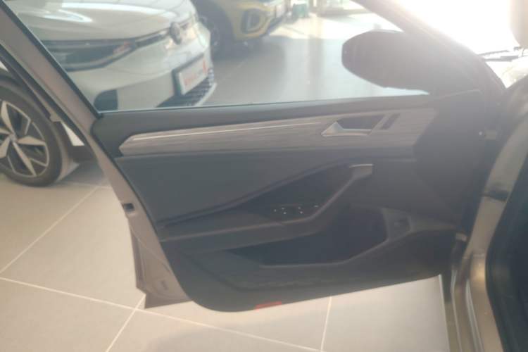 Used Volkswagen Sagitar 2023 300TSI DSG Excellence Edition
