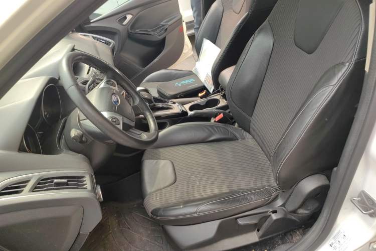 Used Ford Focus 2012 Sedan 1.6L Automatic Fashion Edition