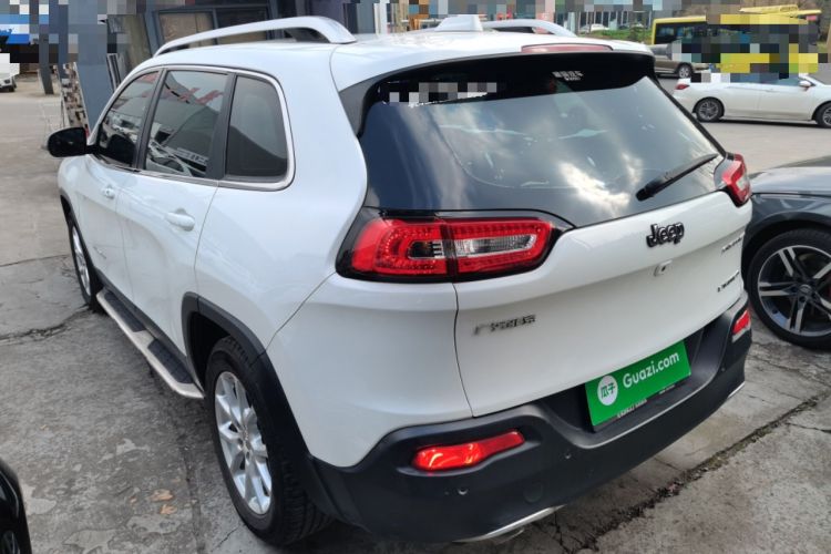 Used  Cherokee 2017 2.0L Superior Edition
