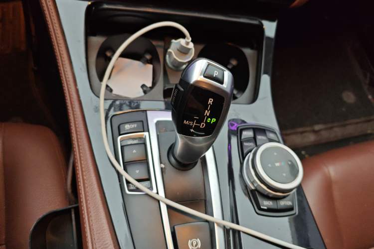 Used BMW 5 Series 2014 520Li Elegant Model
