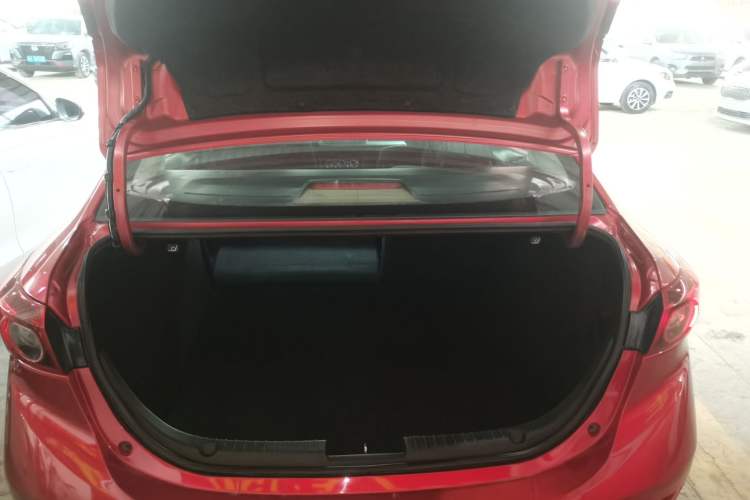 Used Mazda Mazda 3 Axela 2016 Sedan 1.5L Automatic Comfort Model