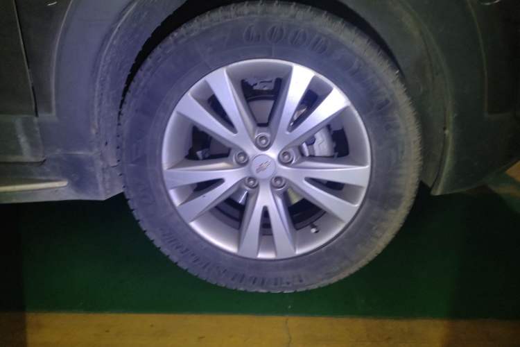 Used Chevrolet Captiva 2015 2.4L 4x4 Flagship Edition 7-Seater