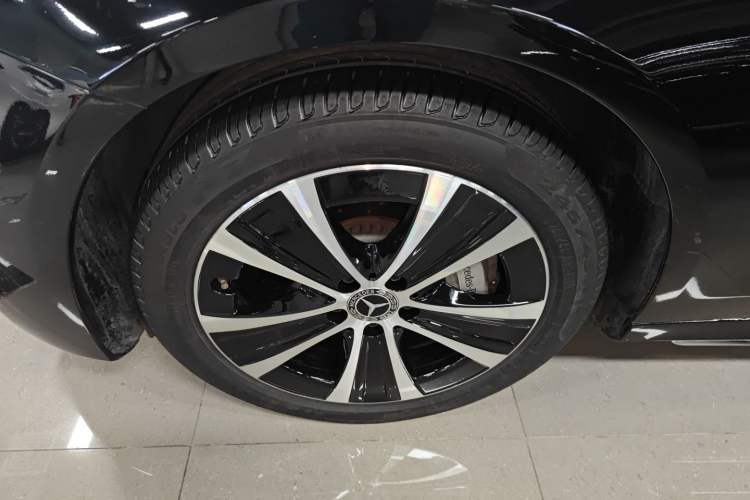 Used Mercedes-Benz E-Class New Energy 2023 E 350 e L Plug-in Hybrid Sedan
