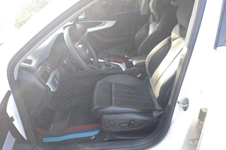 Used Audi A4L 2023 40 TFSI Fashion Dynamic Model
