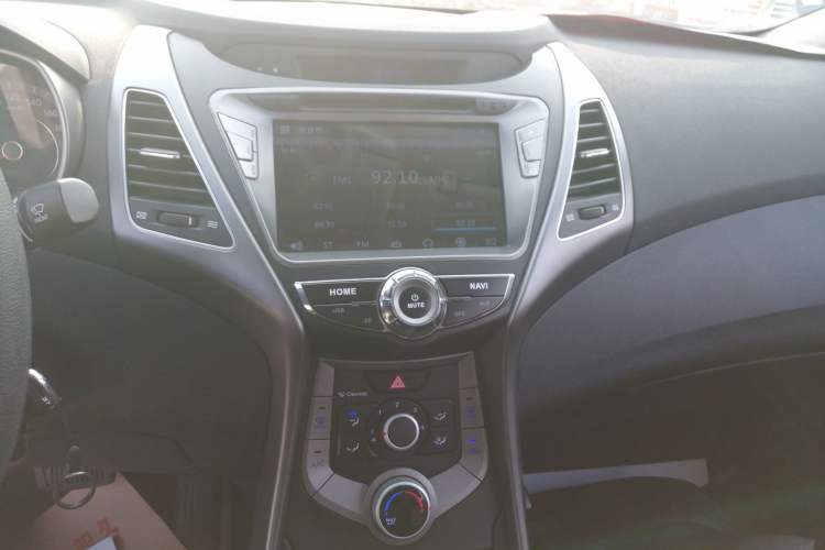 Used Hyundai Elantra 2016 1.6L Automatic Smart Version
