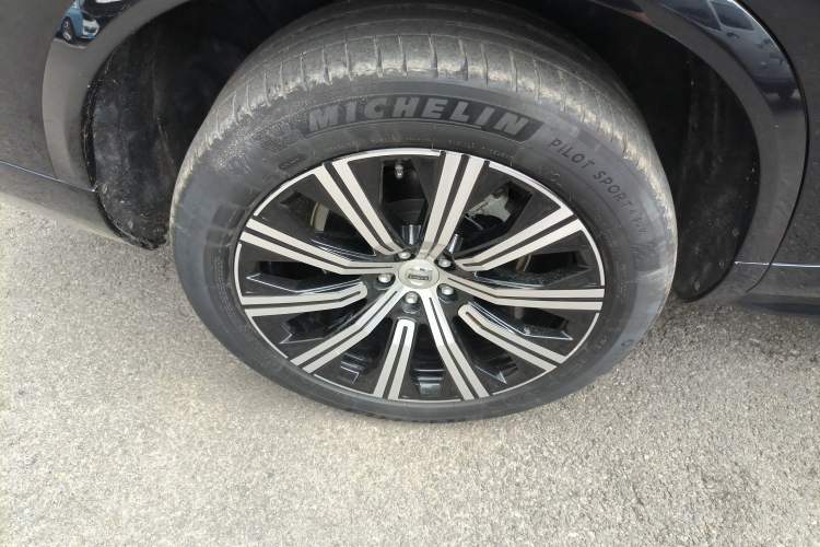 Used Volvo XC90 2022 B5 Smart Drive Luxury Edition 5 Seats
