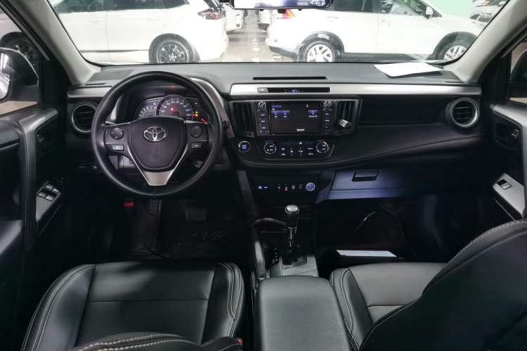 Used Toyota RAV4 2016 2.0L CVT Two-Wheel Drive Comfort Edition China V Standard