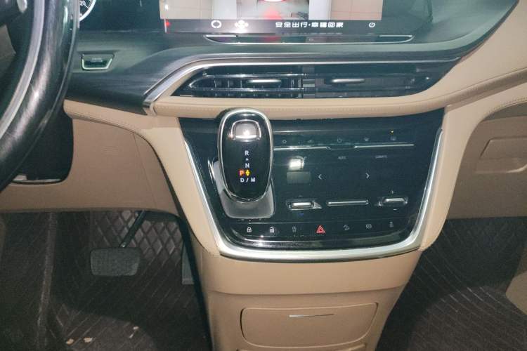 Used Buick GL8 2021 ES Land Cruiser 653T Luxury Edition
